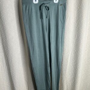 Guess women’s pants